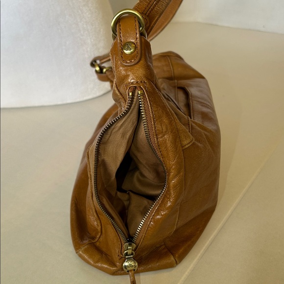 HOBO AVON LEATHER SIDE POCKET BROWN SHOULDER BAG - Picture 3 of 14